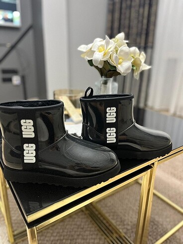 Ugg ugg clear