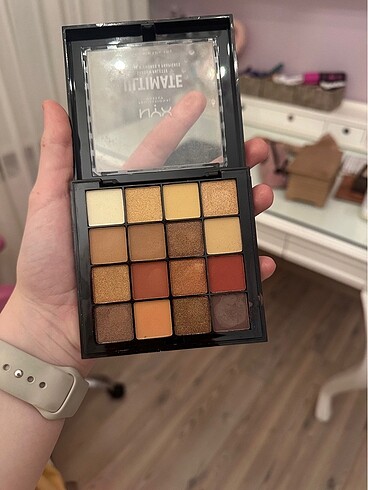  Beden Nyx palet warm neutrals