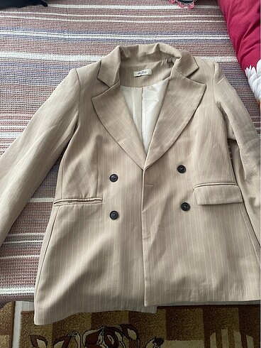 KREM ÇİZGİLİ BLAZER CEKET