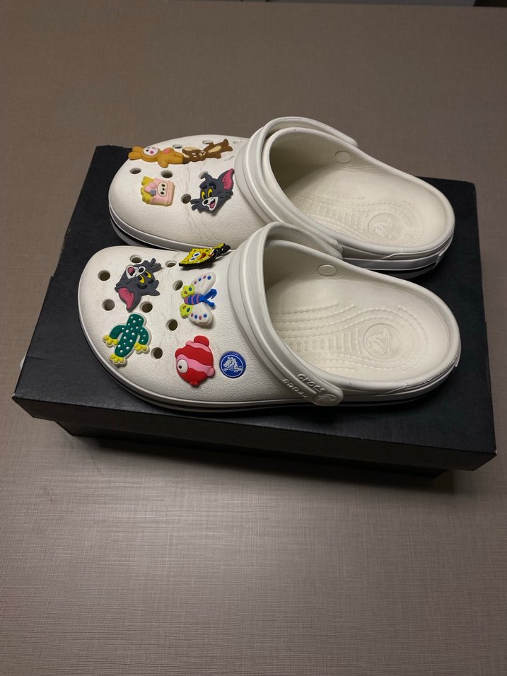 BEYAZ CROCS (CHARMLARIYLA BİRLİKTE) - Görsel 2