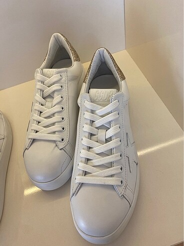 38 Beden beyaz Renk Golden goose