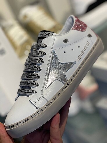 Golden Goose Deluxe Golden goose