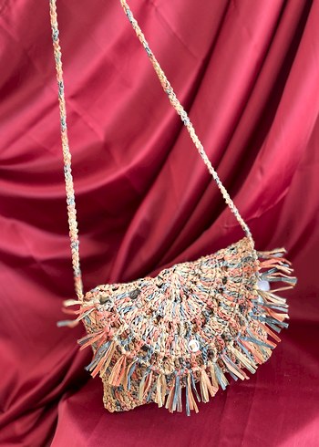 Püsküllü Çok Renkli Örgü Bohem Kadın Portföyü - Görsel 2