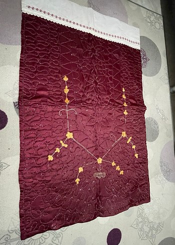 Bordo Nakışlı Parlak Seccade - Görsel 4