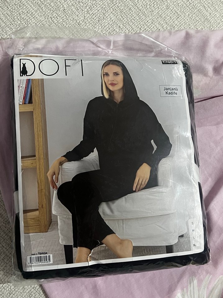 Kadife Siyah Kapüşonlu Uzun Kollu Eşofman Takımı - Görsel 2