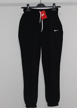 Nike eşofman alti altı 