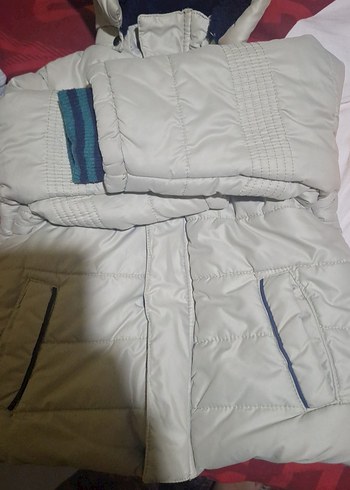 Beyaz Fermuarlı Erkek Çocuk Montu - Görsel 3