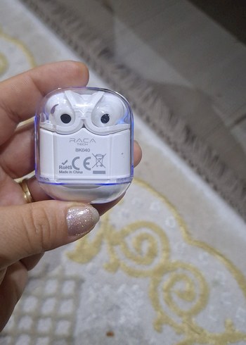 Mavi Işıklı Kulaklık ve Şarj Kutusu - Görsel 2