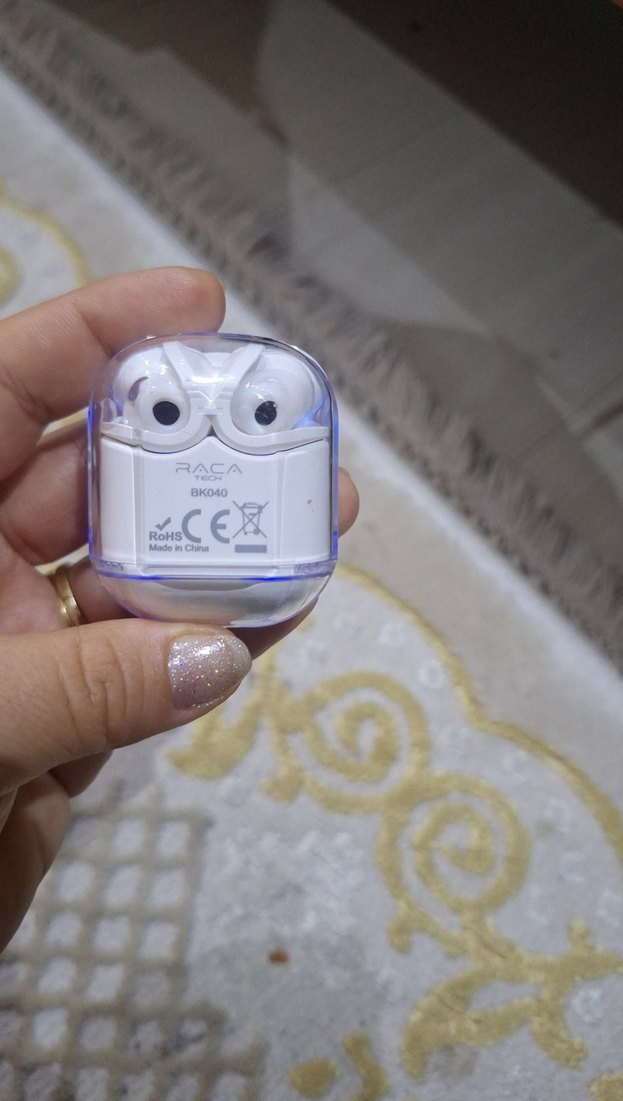 Mavi Işıklı Kulaklık ve Şarj Kutusu - Görsel 2