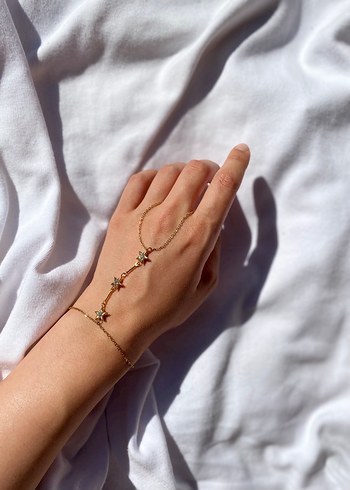 Boncuk Detaylı Altın Renkli Kadın El Zinciri - Görsel 2