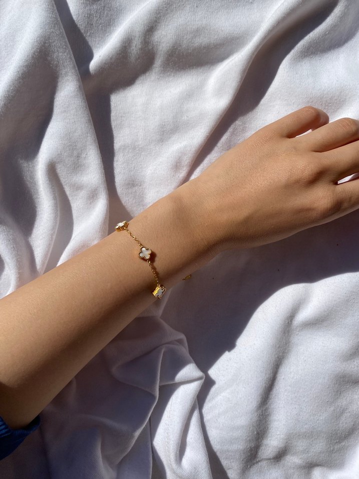 Zincir Detaylı Minimalist Altın Bileklik - Görsel 2