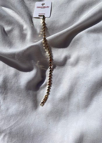 Zincir Detaylı Altın Renk Kadın Bileklik - Görsel 2