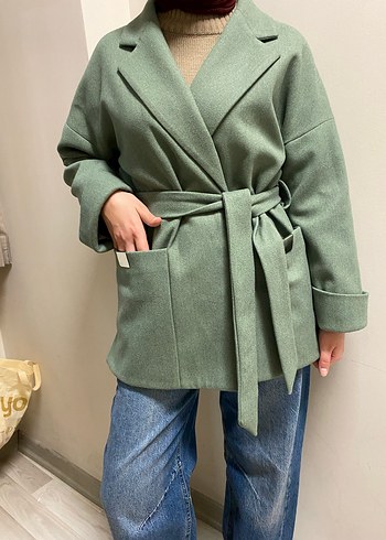 Mint Yeşili Kemerli Kısa Kaban - Görsel 3