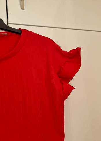 s Beden Kısa Kollu Kırmızı Fırfırlı Kadın Tişört