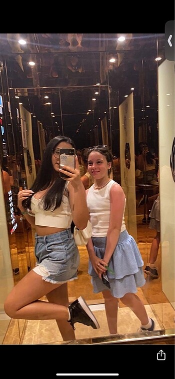 m Beden mavi Renk Bershka taşlı şort
