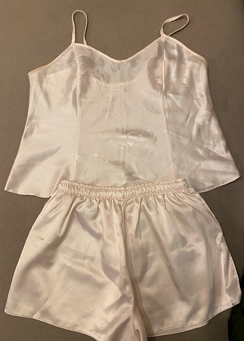 Pijama takımı ve şortlu takım - Görsel 4