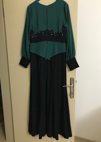 Uzun Kollu Yeşil Siyah abiye elbise - Görsel 2