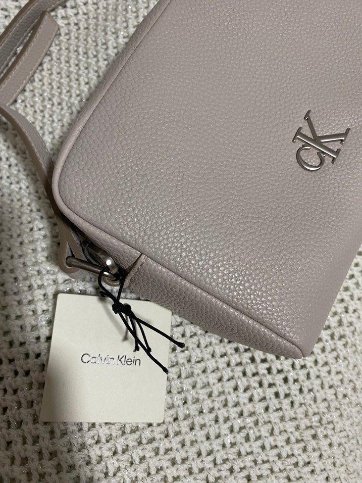 Orjinal Yeni Etiketli Calvin Klein Çanta - Görsel 2