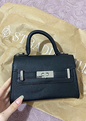 Stradivarius Çapraz Askılı Çanta