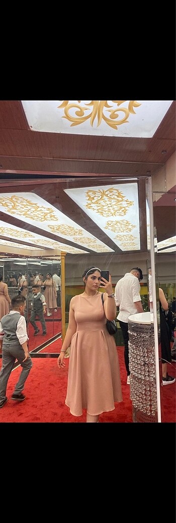 Pembe sıfır kol midi elbise