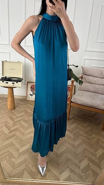 Zara Petrol mavisi boyundan bağlamalı saten elbise zara