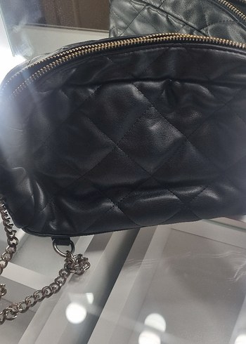 Stradivarius Zincir Detaylı Siyah Deri Kadın Çanta stradavairus