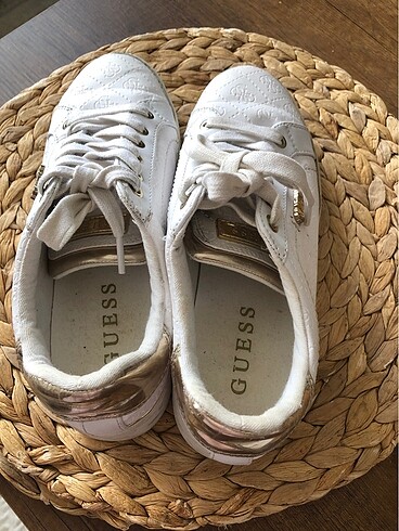 38,5 Beden Guess ayakkabı