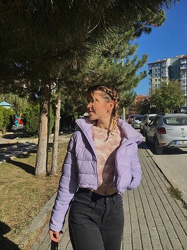 Zara Mont