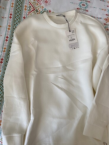Zara Sweatshirt