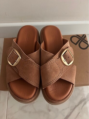38 Beden camel Renk Hush Puppies Taba Terlik (38 Numara)