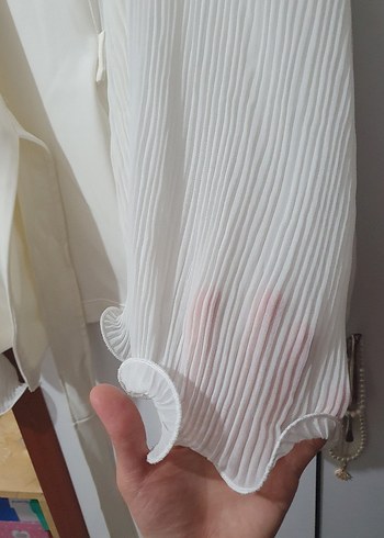 Beyaz Piliseli V Yaka Kadın Bluz - Görsel 4