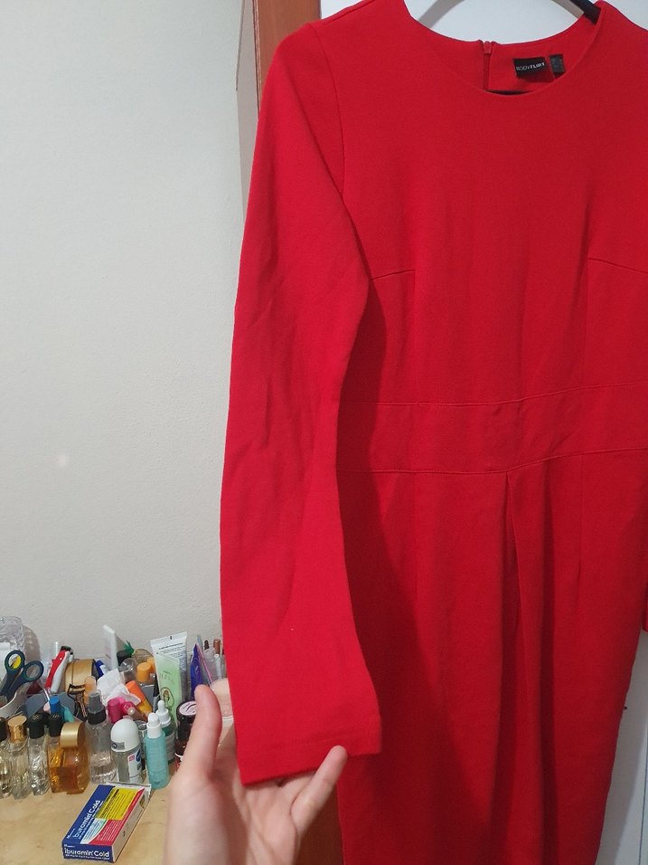 Kırmızı Uzun Kollu Midi Elbise - Görsel 3