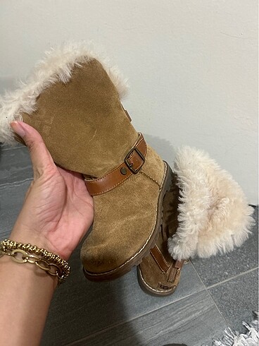 25 Beden ORJİNAL UGG ÇOCUK BOTU