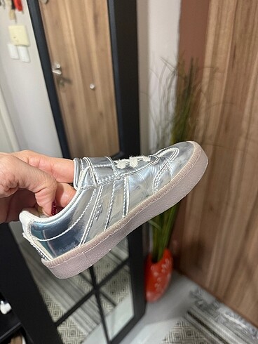 Zara Zara PARLAK AYAKKABI 26 numara