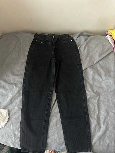 Mavi mom jeans hiç giyilmedi bedeni olmuyor