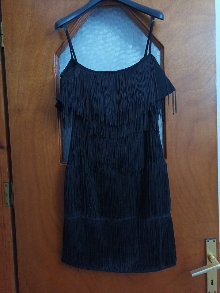 Omzu Açık Straplez Detaylı siyah Askılı Elbise - Görsel 5