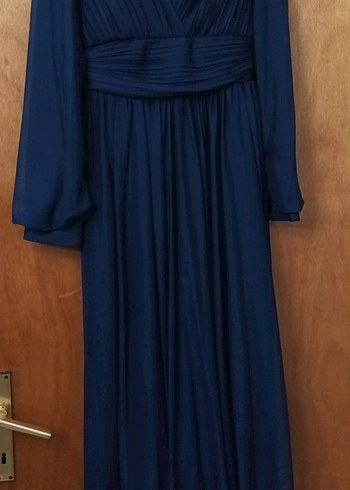 Hiç giyilmemiş etiketi üzerinde Uzun Kollu lacivert pileli Abiye - Görsel 3