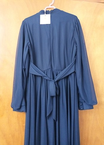 Hiç giyilmemiş etiketi üzerinde Uzun Kollu lacivert pileli Abiye - Görsel 8