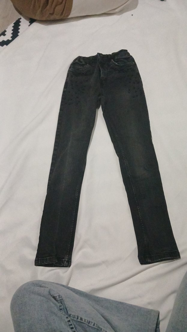 Kız Çocuk Siyah Düğmeli Dar Paça Kot Pantolon - Görsel 2