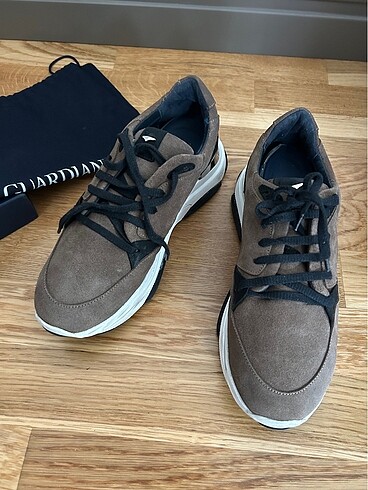 Alberto Guardiani Süet 38