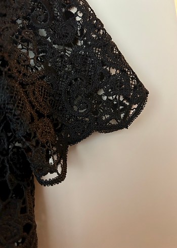 Zara Dantel İşlemeli Siyah Kısa Kollu Bluz - Görsel 2