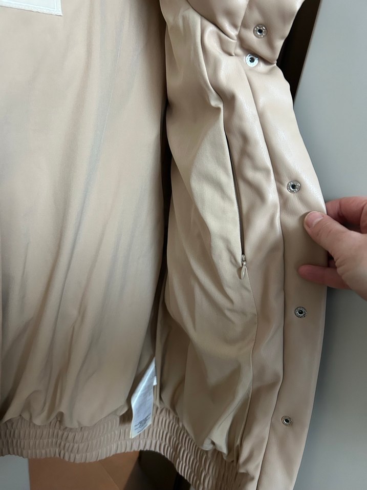 Guess Bej Deri Şişme Yelek - Görsel 4