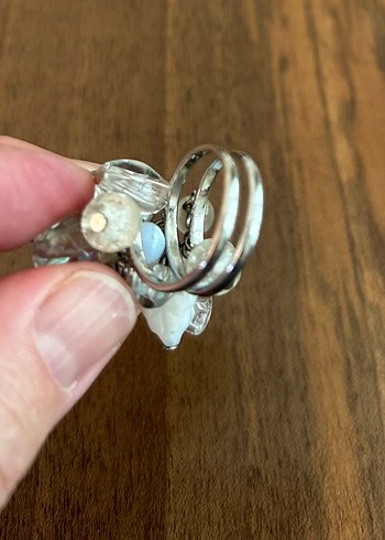 Beyaz Cam Boncuklu Çiçek Desenli Kadın Yüzük - Görsel 6