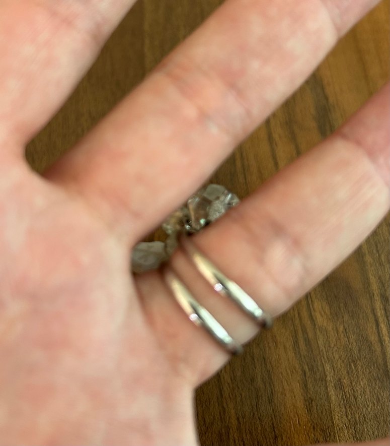 Beyaz Cam Boncuklu Çiçek Desenli Kadın Yüzük - Görsel 5