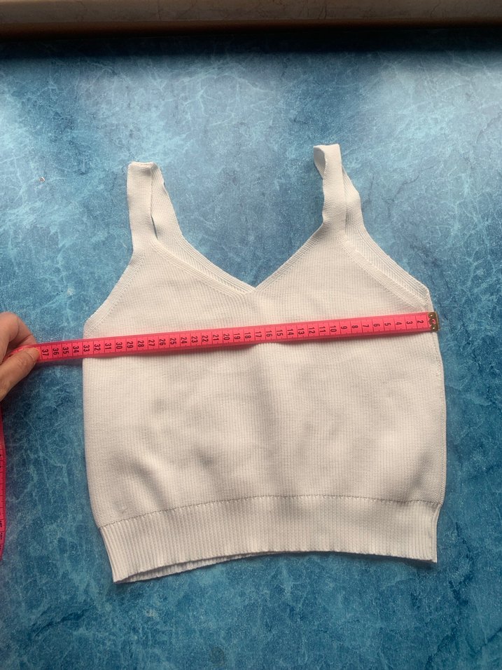 Beyaz V Yakalı Fit Atlet - Görsel 4