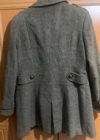 Düğmeli kahverengi kadın kaban - Görsel 4