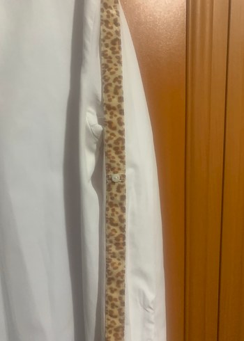 Kadın Beyaz Uzun Kollu Yılan Desenli Gömlek - Görsel 3