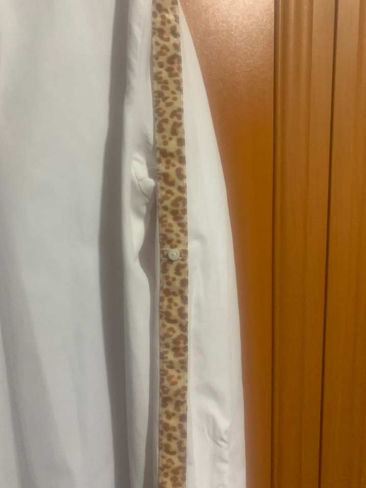 Kadın Beyaz Uzun Kollu Yılan Desenli Gömlek - Görsel 3