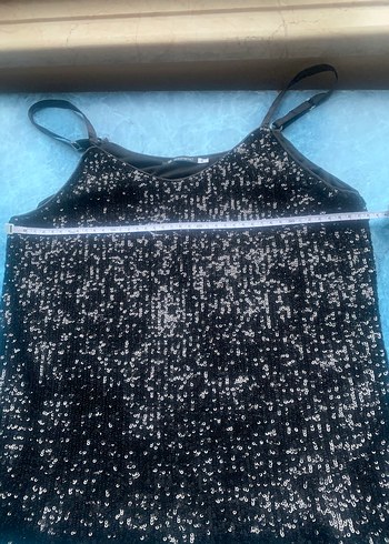 Siyah pullu İşlemeli askılı buluz - Görsel 2