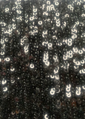 Siyah pullu İşlemeli askılı buluz - Görsel 5